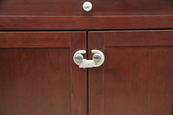Safety 1st Grip N Go Cabinet Lock Product image