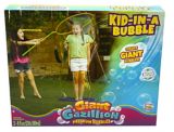 Machine à bulles Gazillion Kid-in-A-Bubble Giant Wand Blower avec solution et plateau, 3 ans et plus