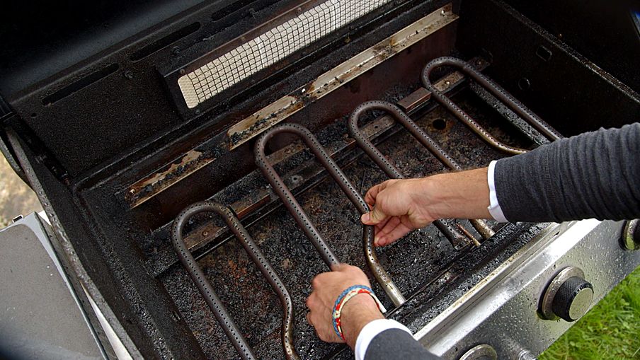 Comment nettoyer et entretenir son barbecue Canadian Tire