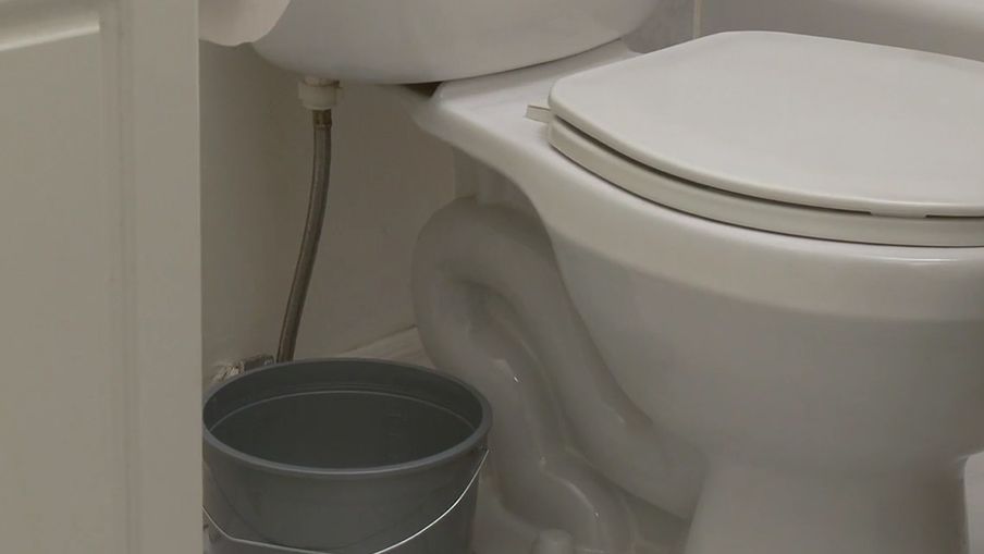 Comment réparer une toilette Canadian Tire