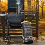 Barbecue et fumoir 7-en-1 au charbon de bois Vermont Castings Pioneer Kamado avec tablettes latérales | Vermont Castingsnull