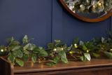 Guirlande de Noël de feuilles d’eucalyptus, illuminée à DEL, CANVAS Collection, 9 pi | CANVASnull