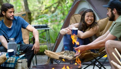 Camping  Des tentes et sacs de couchage aux vêtements de randonnée pédestre, nous avons tout ce dont vous avez besoin pour vos aventures en plein air.