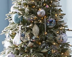 CHRISTMAS ORNAMENTS & TREE DECOR