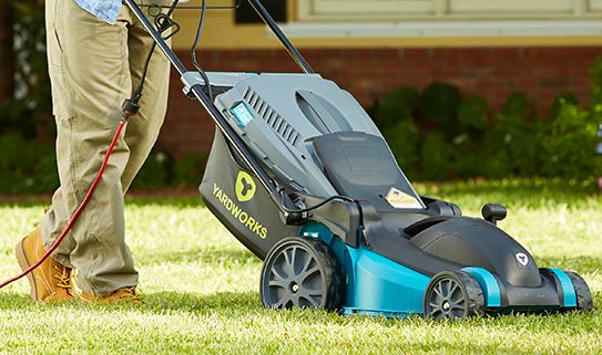 Discover our lightweight electric lawn mowers