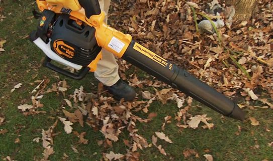 Discover our versatile gas leaf blowers.