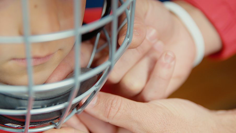 How to fit a hockey helmet Canadian Tire