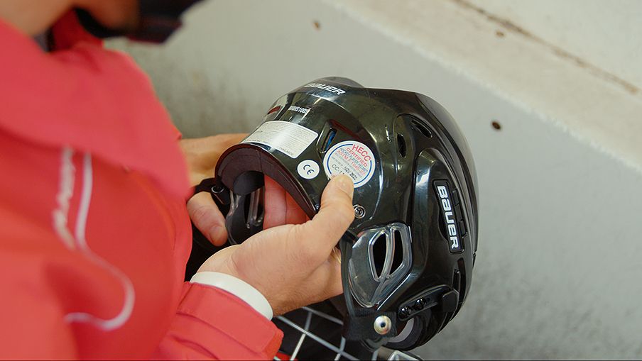 How to fit a hockey helmet Canadian Tire