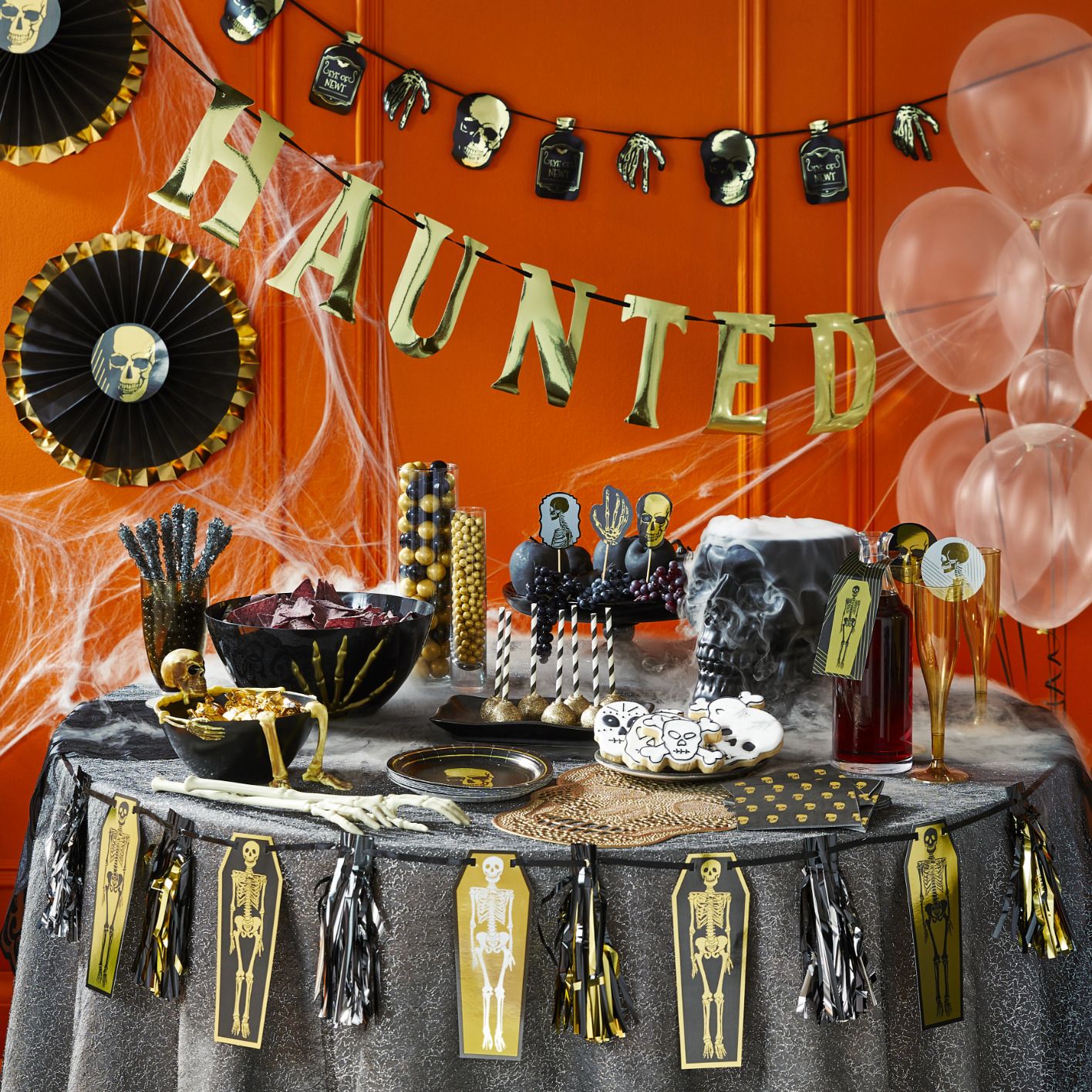 Halloween Costumes, Décor & Supplies Party City